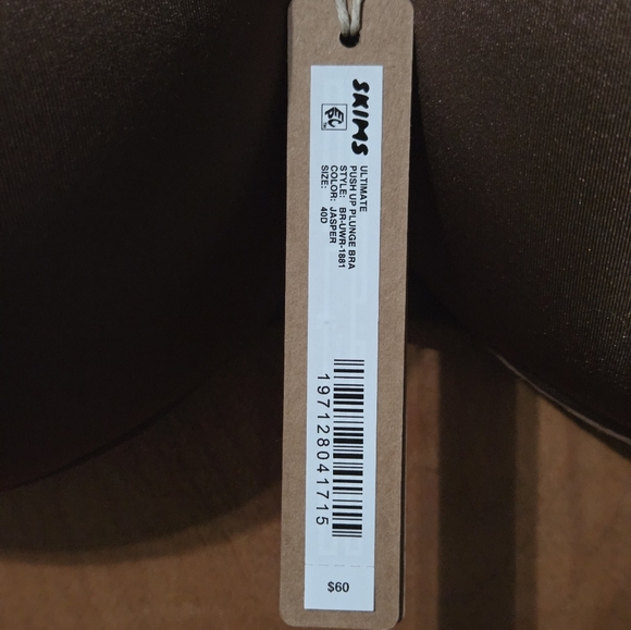 NWT SKIMS Ultimate Push-up Plunge bra, 40D - Picture 3 of 11